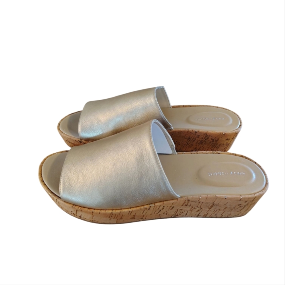 New Easy Spirit Muscari Gold Metallic Leather Cork Sandals Slides 8 1/2 - Picture 3 of 9